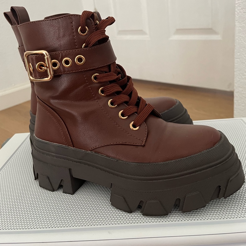 Lightly Worn- Bamboo Combat Boots. Woman’s size 5.5-Color brown